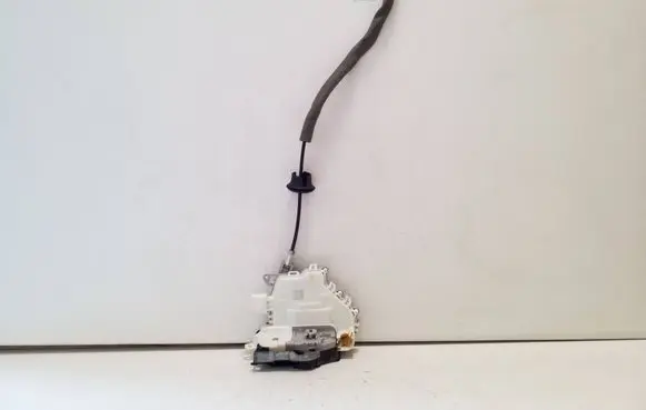 Audi Q7 4M Front door lock 8J1837015F