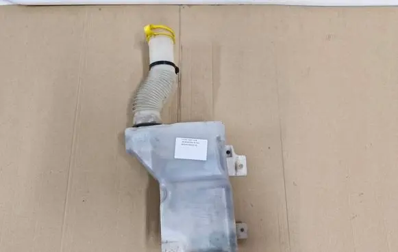Fiat 500X Windshield washer fluid reservoir/tank