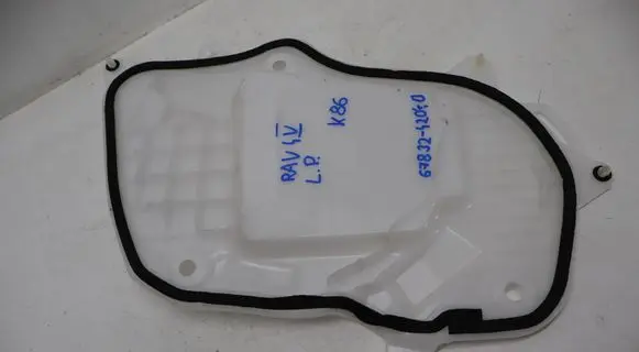 Toyota RAV 4 (XA50) Front door sound insulation 6783242040