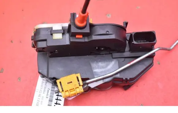 Opel Mokka Rear door lock 