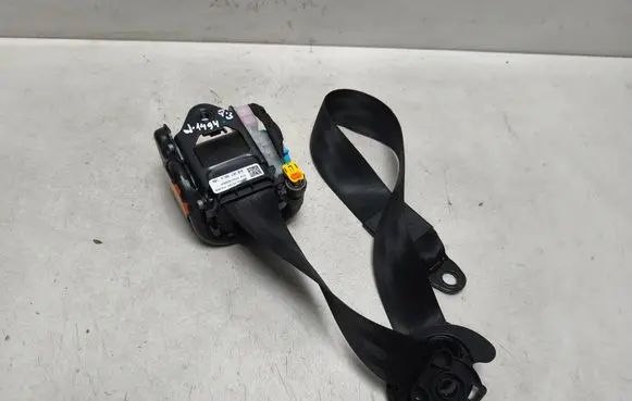 Audi Q3 8U Front seatbelt 8U0857706A