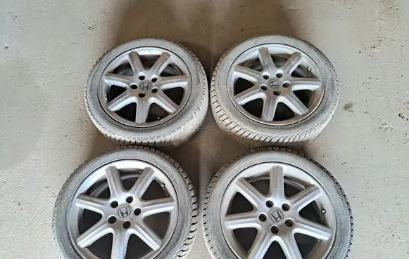 Honda Civic R17 alloy rim 