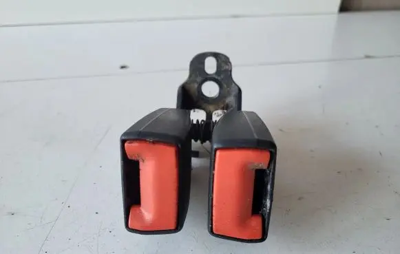 Ford Kuga I Rear seatbelt buckle 1M51A613K21AA