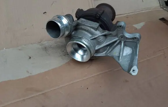 BMW 5 F10 F11 Turbo 851947504E