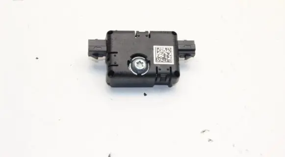 BMW 2 F44 Aerial antenna amplifier 6832256