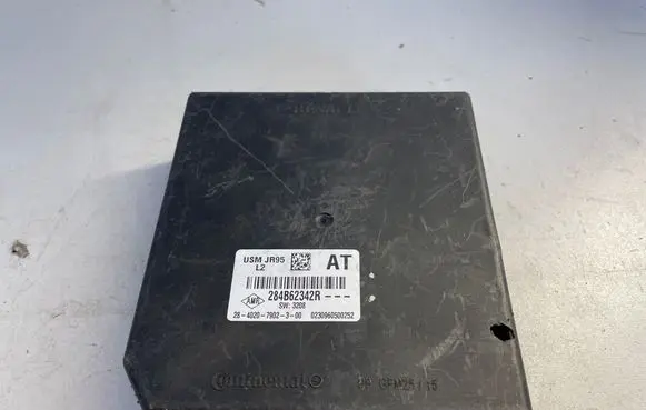 Renault Megane III Fuse module 284B62342R 0230960500252 28402079023