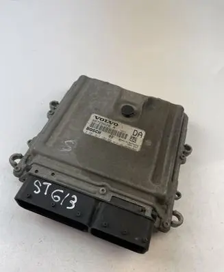 Volvo V70 Engine control unit/module ECU 30729826A 0281012103