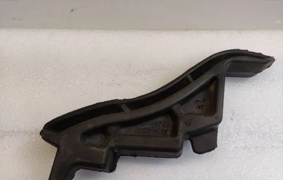 Toyota Yaris XP210 Fender foam support/seal 53154K0020