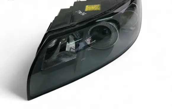 Volvo V50 Headlight/headlamp 30698885