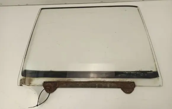 Mercedes-Benz COMPAKT W115 Rear door window glass