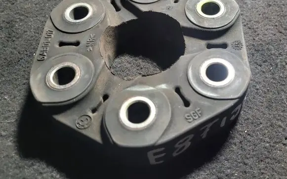 BMW 1 E81 E87 Rear prop shaft donut coupling/joint 