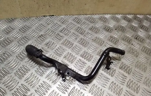 Engine coolant pipe/hose