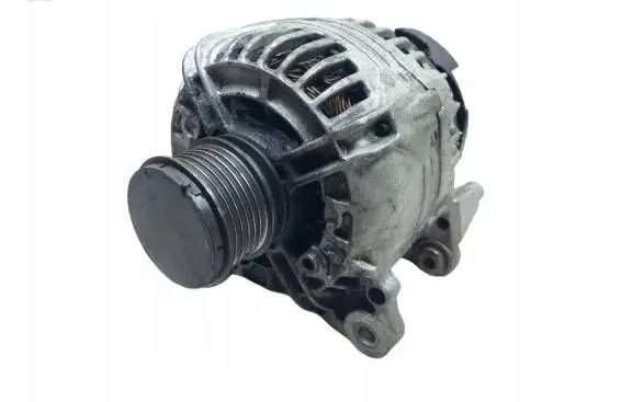 Volkswagen Polo Generator/alternator 028903028E
