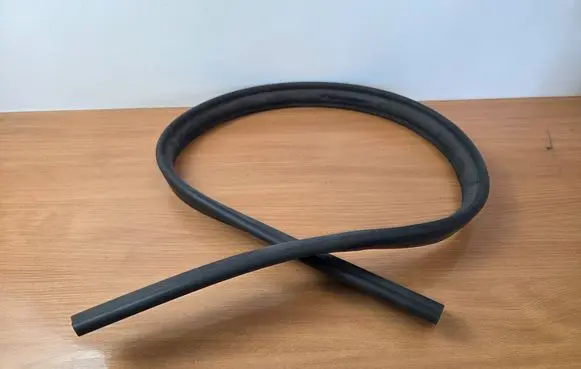 Volvo XC60 Engine compartment rubber 