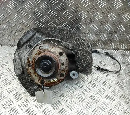 BMW 2 F22 F23 Front wheel hub 6792285