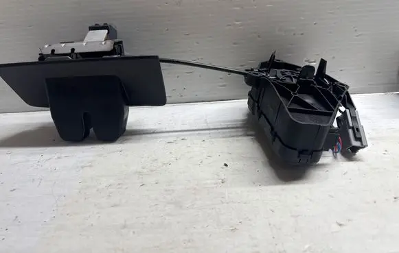 Volvo XC60 Tailgate/trunk/boot lock/catch/latch 31440489