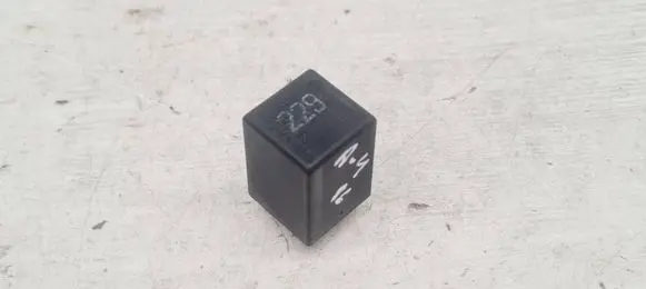 Audi A4 S4 B5 8D Other relay 431955531 72WA101