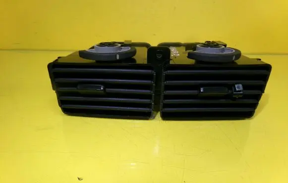 KIA Magentis Dash center air vent grill 97410-3C010
