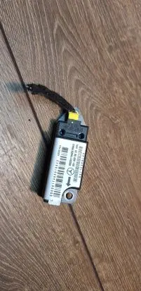 Mercedes-Benz E W210 Airbag deployment crash/impact sensor 0018205626