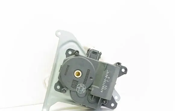 Toyota Avensis T250 Air flap motor/actuator AE0637008610