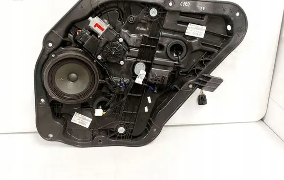 KIA Ceed Front window lifting mechanism without motor