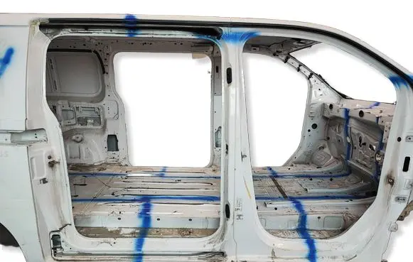 Toyota Proace Pillar (middle) 