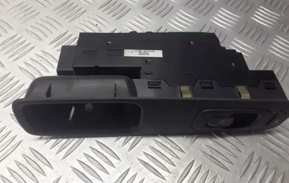 Volvo S80 Quarter vent window switch 8622040