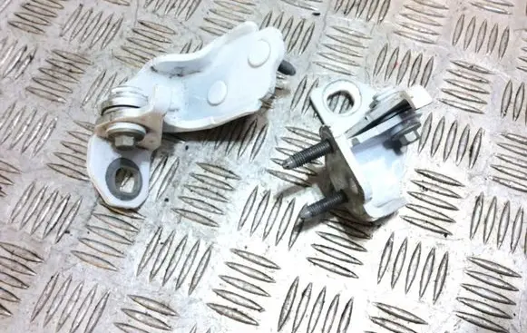 Rear door hinge set