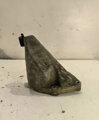 Mercedes-Benz E W211 Engine mounting bracket A6132230404