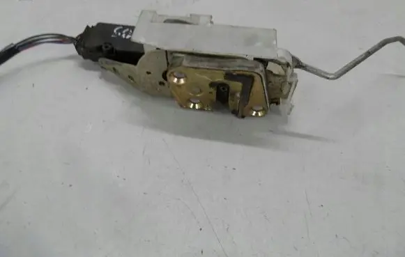 Mazda 323 F Front door lock 