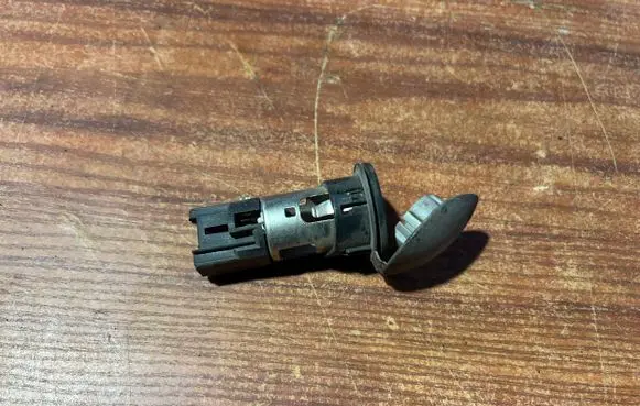Chevrolet Kalos 12 V Socket (front) 
