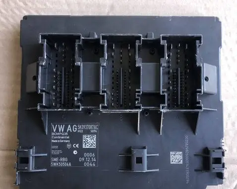 Volkswagen Jetta VI Central body control module 5K0937087AC
