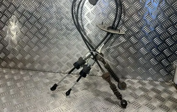 Honda CR-V Gear shift cable linkage 4HTA068
