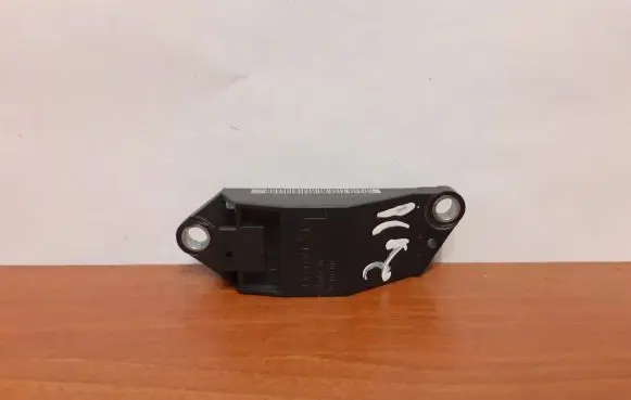 Mercedes-Benz E W211 Airbag deployment crash/impact sensor A0018209326 4089