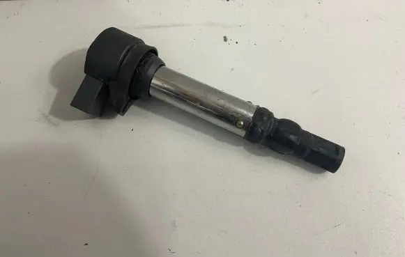 BMW M3 e92 High voltage ignition coil 7841754