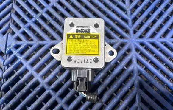 Lexus GS 300 350 430 450H ESP acceleration yaw rate sensor 8918330070