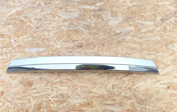 Honda FR-V Trunk door license plate light bar 
