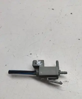 BMW 7 E65 E66 Vacuum valve 7516376 02T280 7516375