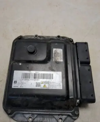 Opel Astra H Engine control unit/module 55575315