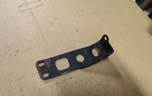 Chrysler PT Cruiser Engine mounting bracket 04668629AB