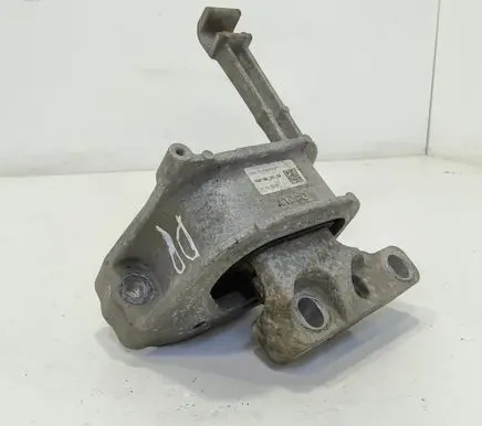 Volkswagen Golf VII Engine mount bracket 5Q0199262DA