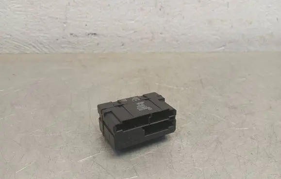 Citroen C4 I Seat heating relay 9638053380 9445536 200044