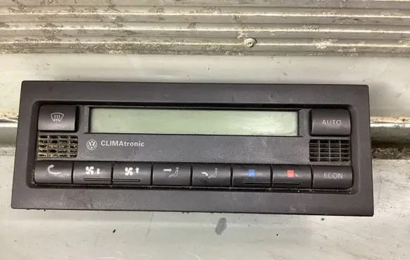 Volkswagen PASSAT B5.5 Climate control unit 3B1907044H 2400022303