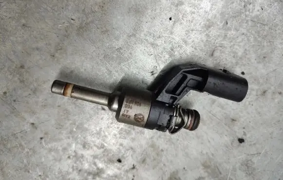 Porsche Cayenne (92A) Fuel injector 03H906036