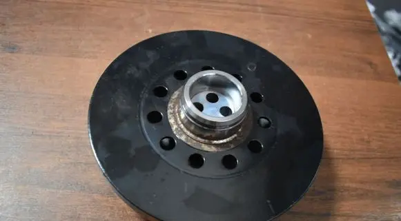 BMW M5 Crankshaft pulley 8638534