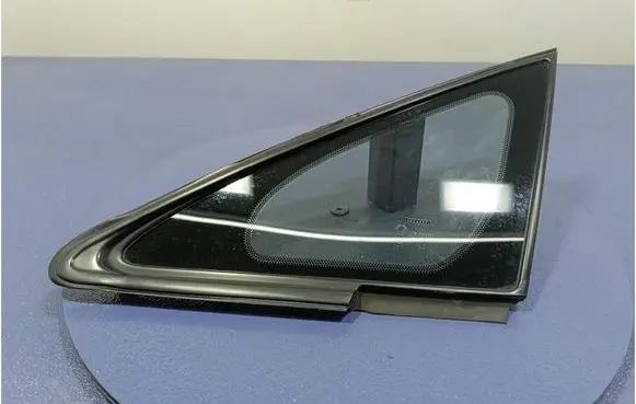 Toyota Verso-S Front door vent window glass four-door