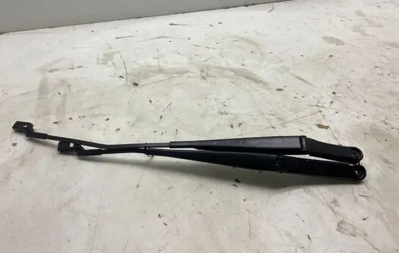 Volkswagen Golf VII Front wiper blade arm 5G1955409B 5G1955410
