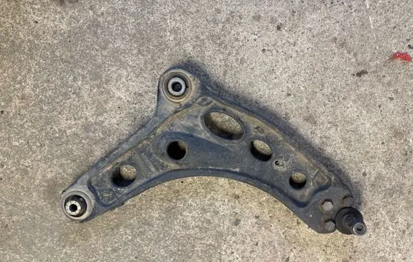Renault Trafic III (X82) Front control arm 8200688033