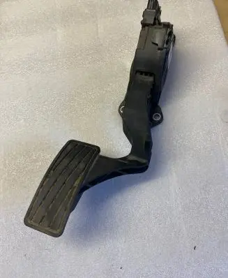 Suzuki SX4 Accelerator throttle pedal 4940079J90 6PR00807401