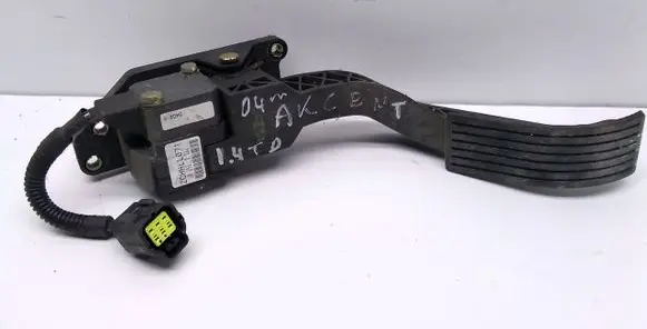 Hyundai Accent Accelerator throttle pedal